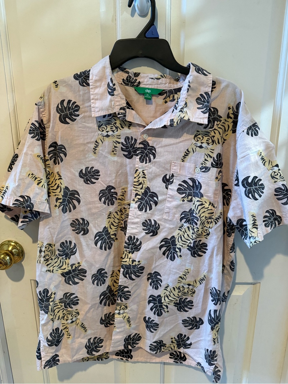 DIP Casual Short-Sleeve Tiger Print Shirt - Light Pink